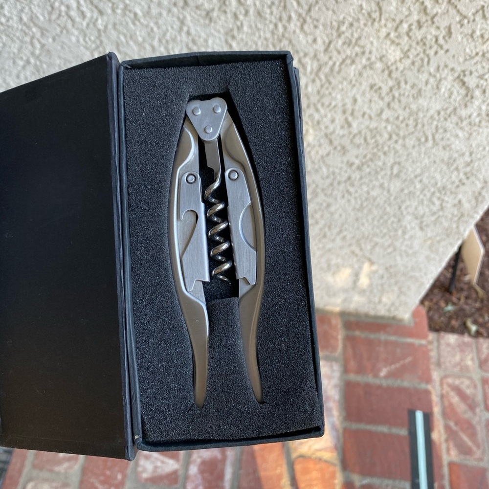 Wine bottle screw